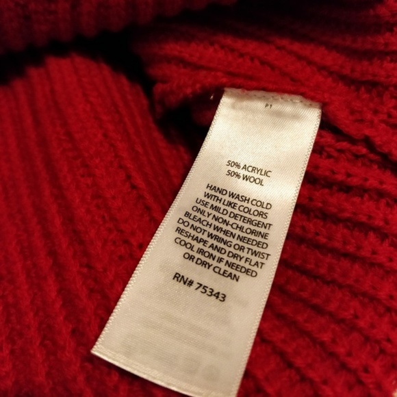 CYNTHIA ROWLEY Thick Ribbed Knit Sweater - Picture 6 of 6